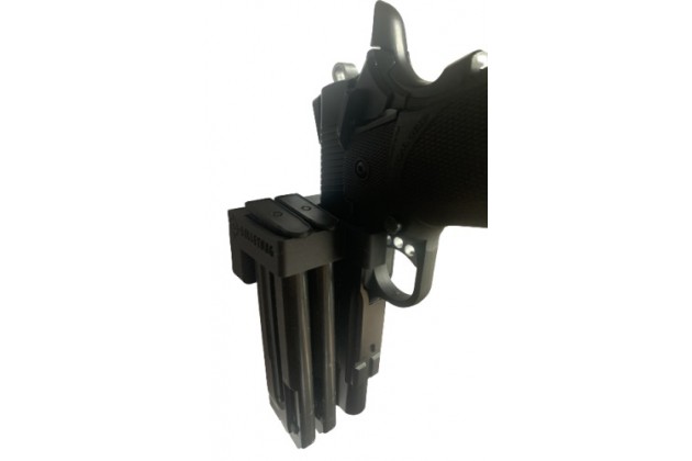 UCHWYT NA BROŃ 1911 I MAGAZYNKI 22LR/45 ACP